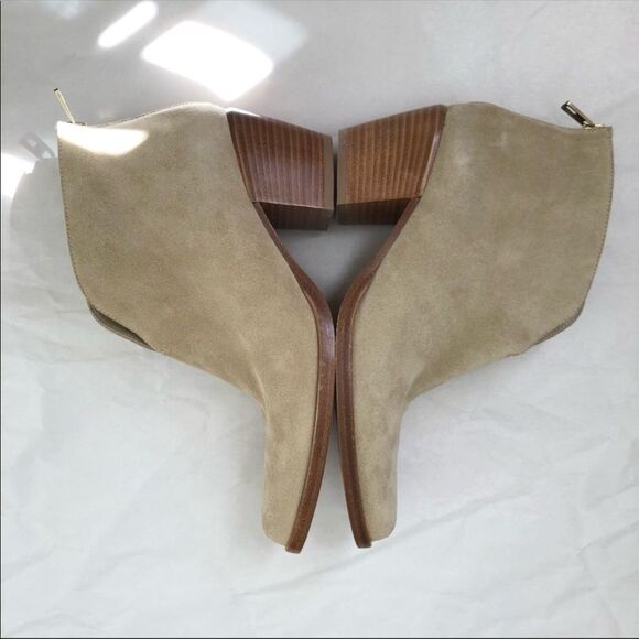 VINCE Havana Ankle Bootie Sz 6.5 New Front Slit Stacked Block Heel Boho Cottage - Picture 5 of 13